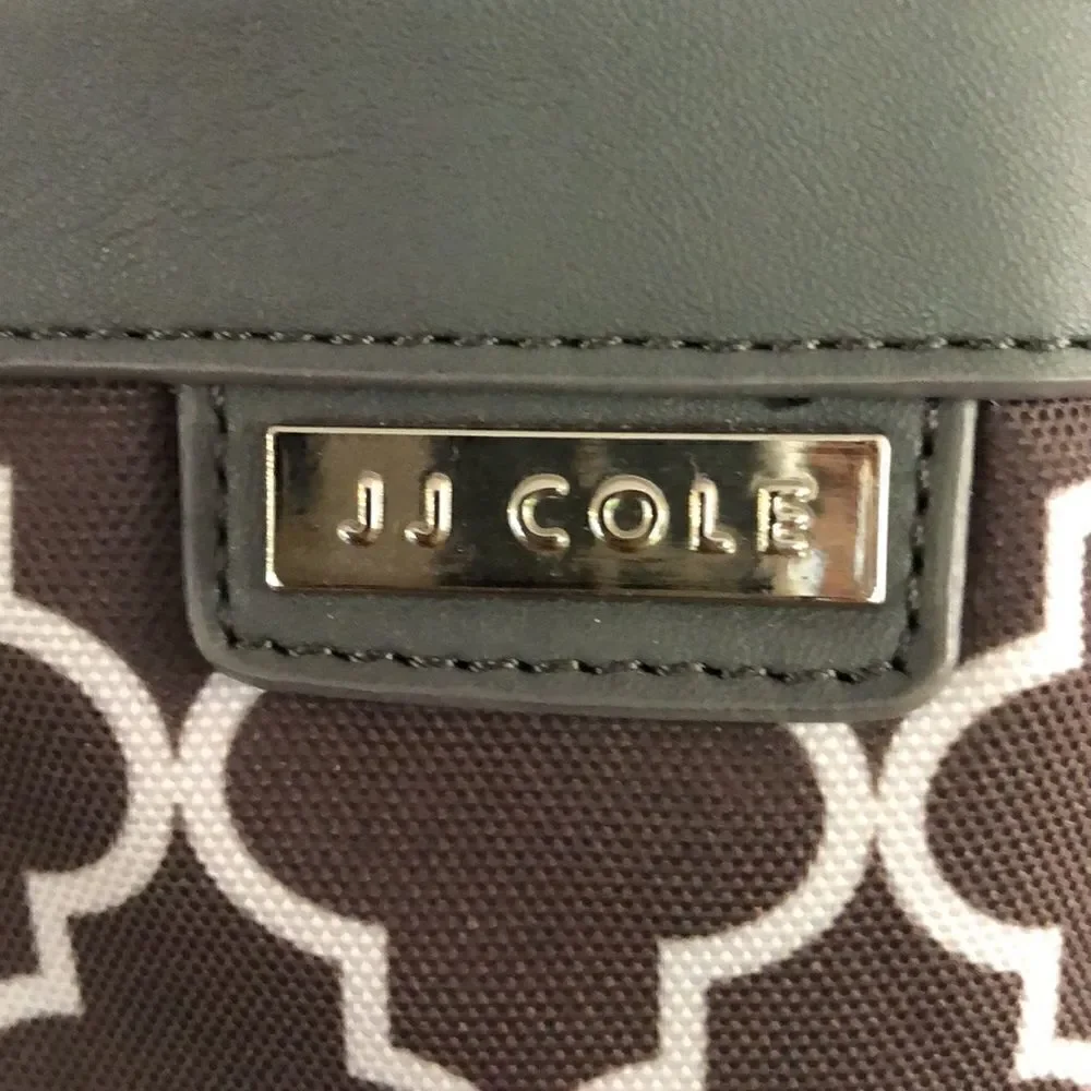 JJ Cole Gray and white Quattro foil diaper bag.
